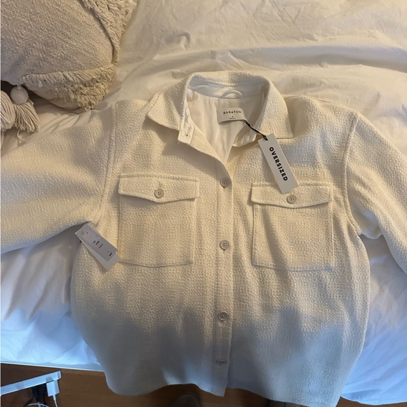NWT Aritzia Babaton Joan shirt jacket size 2 around a medium-larger in white - Picture 2 of 2